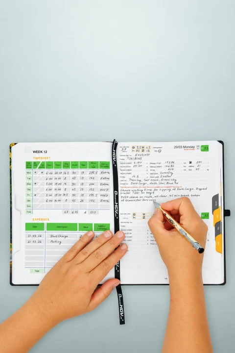 hgv-drivers-diary-2027-writing-daily-driving-log-x.webp